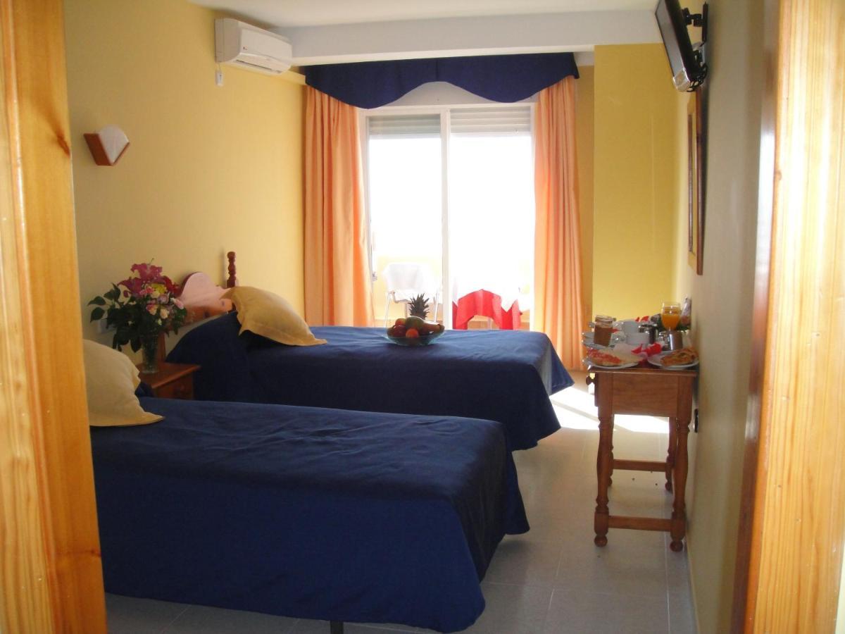 Hostal Costa Sol คาสเตล เด เฟโร ภายนอก รูปภาพ