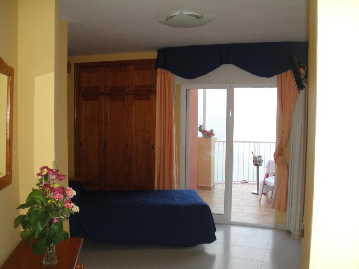 Hostal Costa Sol คาสเตล เด เฟโร ภายนอก รูปภาพ
