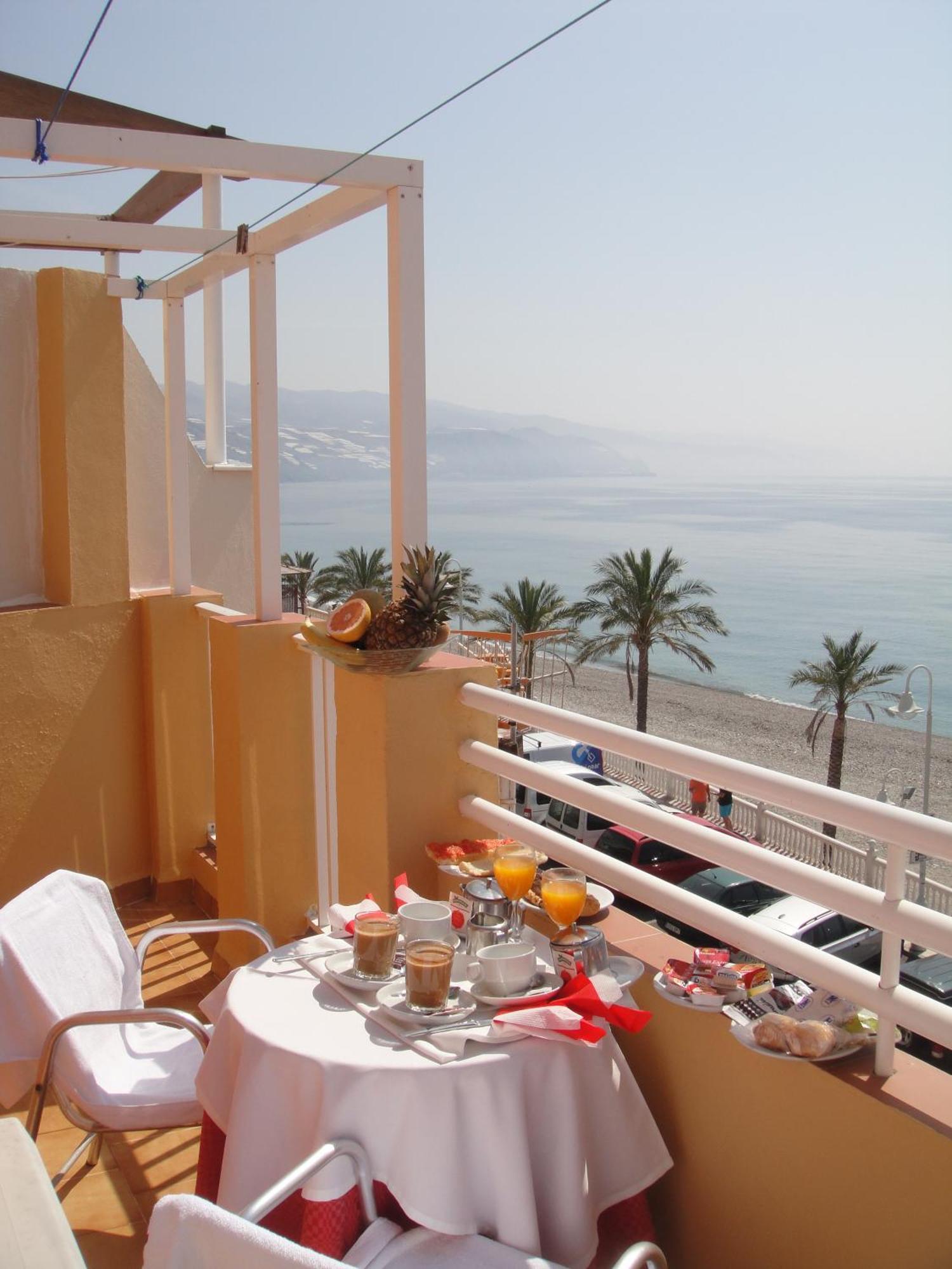 Hostal Costa Sol คาสเตล เด เฟโร ภายนอก รูปภาพ